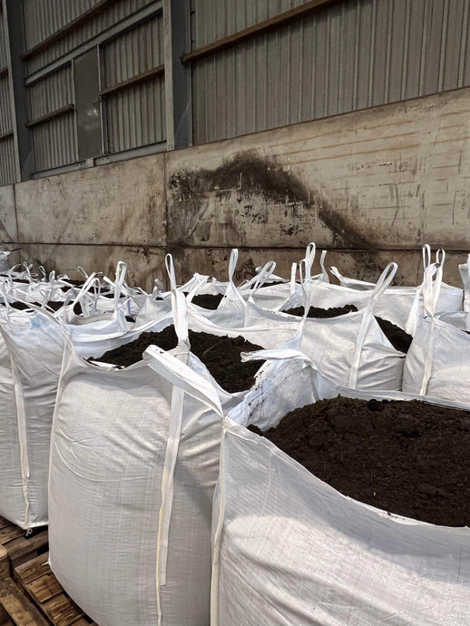 Bulk Bagged Soil & Compost Why Buy 1400 Litre Sacks