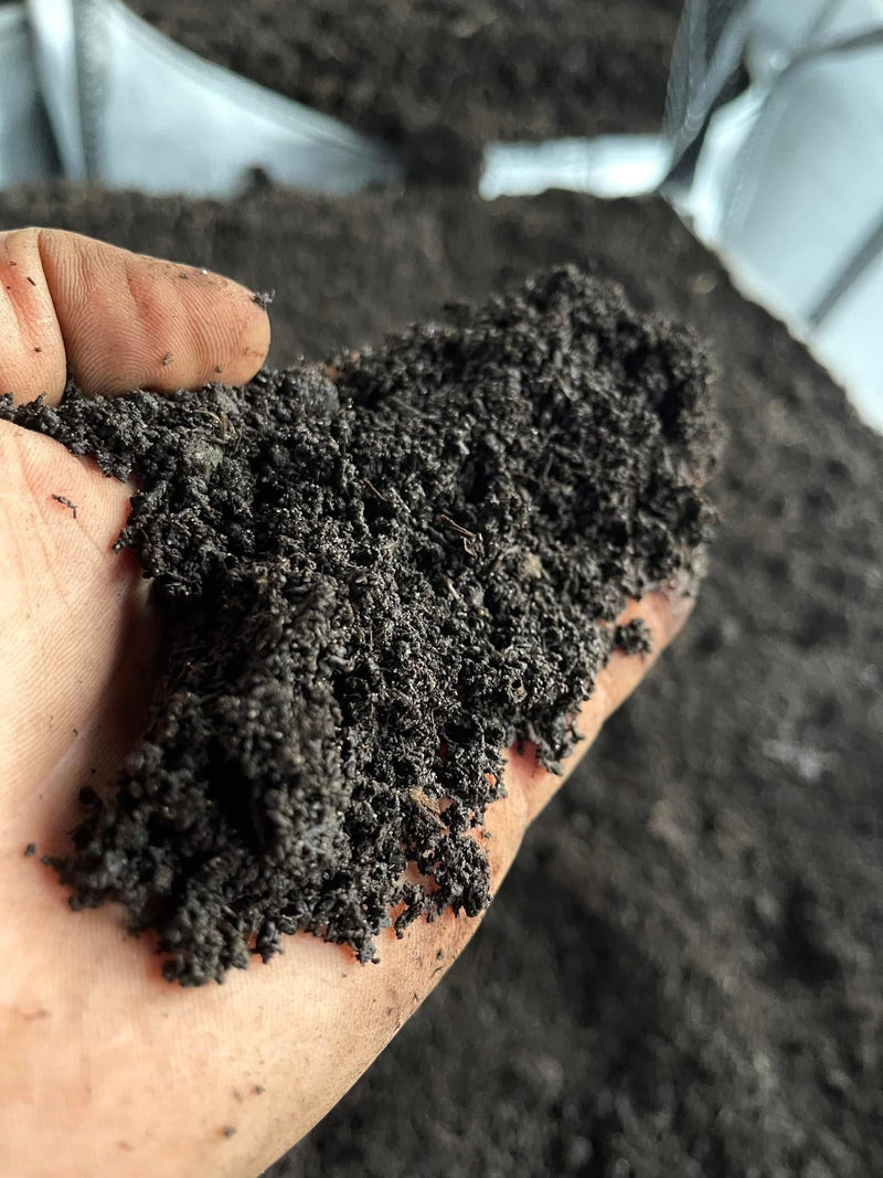 Load image into Gallery viewer, Rich Organic Black Compost 850 - 1600 Litre Bag
