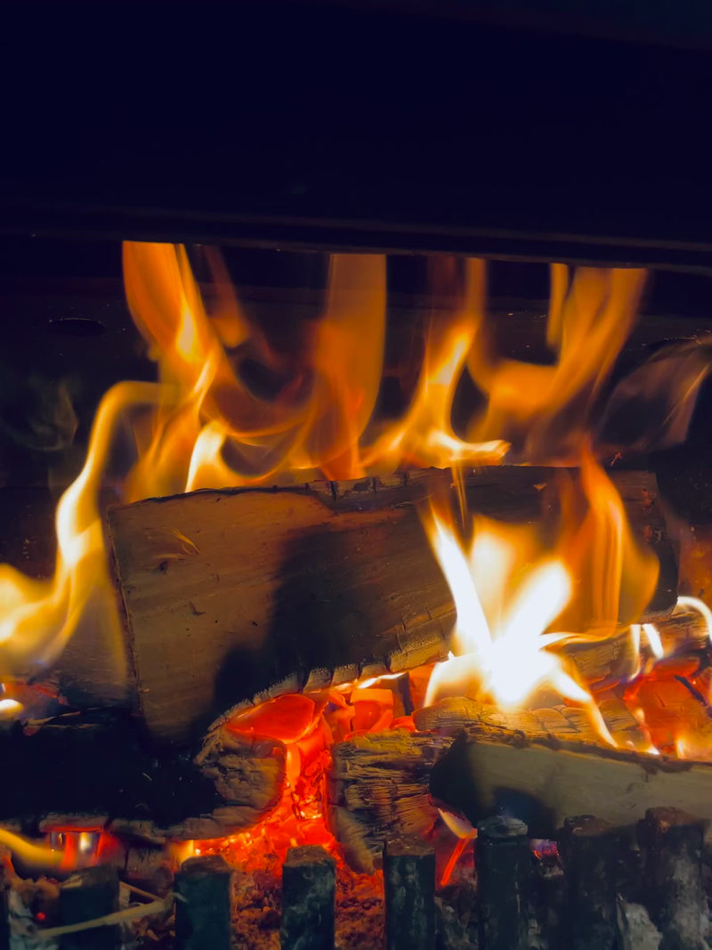 Load and play video in Gallery viewer, Kiln Dried Larch Firewood Logs Large Bulk Bag
